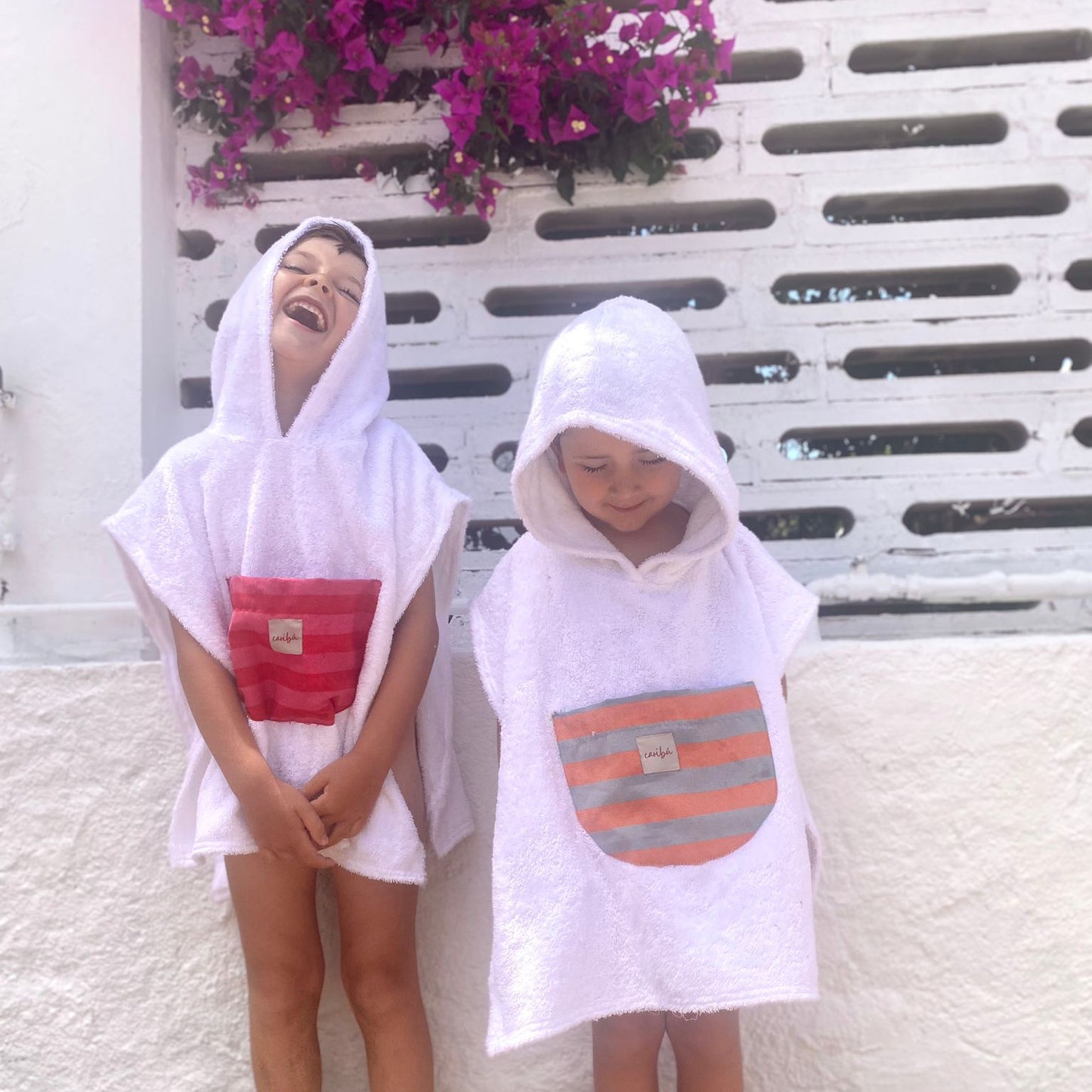 Poncho Playa Cherry Pop